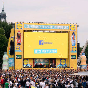 Inflatable Giant advertising bottle 2 m - 6 m (6.5 ft to 19.5 ft) Inflatable24.com by Inflatable24.com