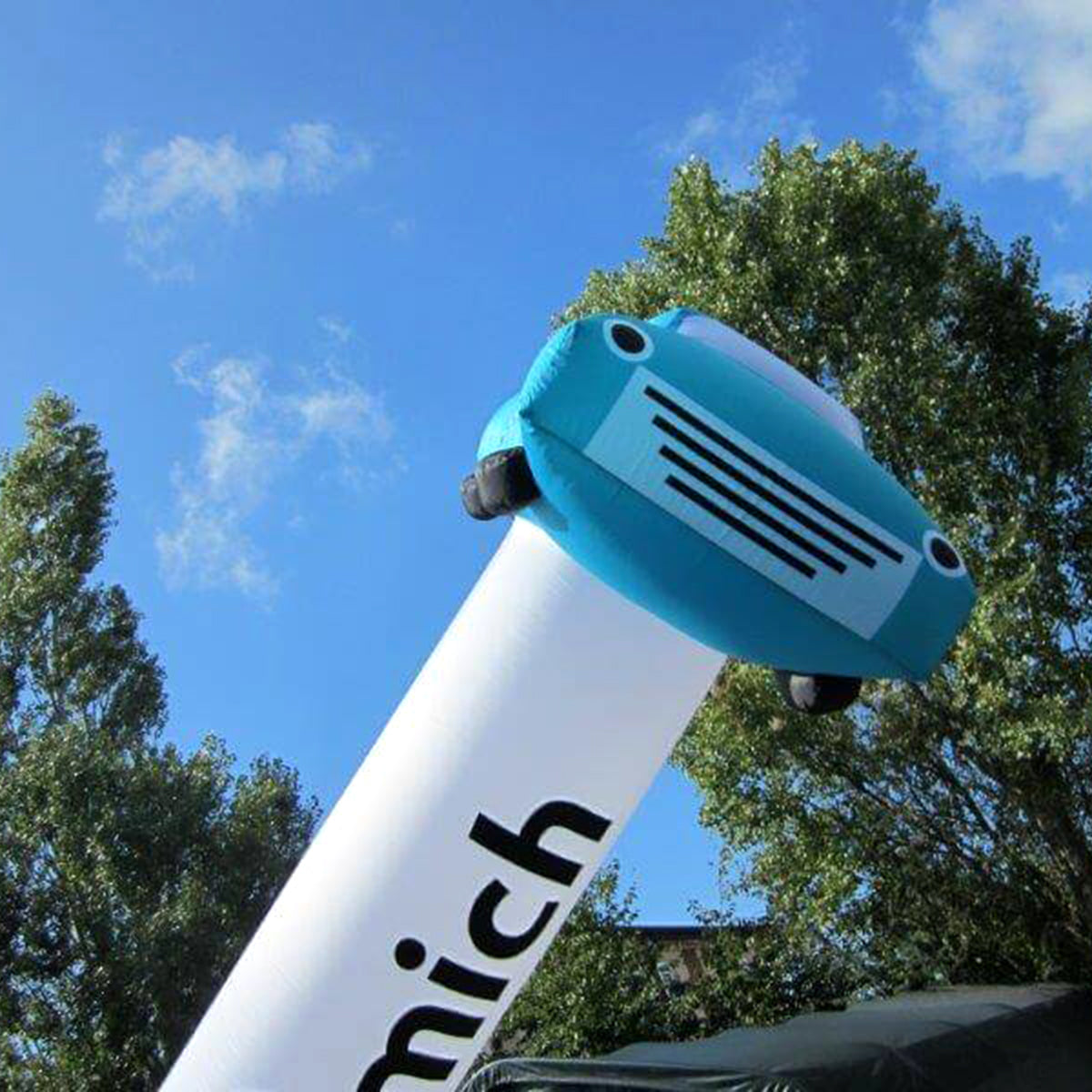 CAR Skytube / Airdancer 4 m (13 ft) with car figure Inflatable24.com by Inflatable24.com